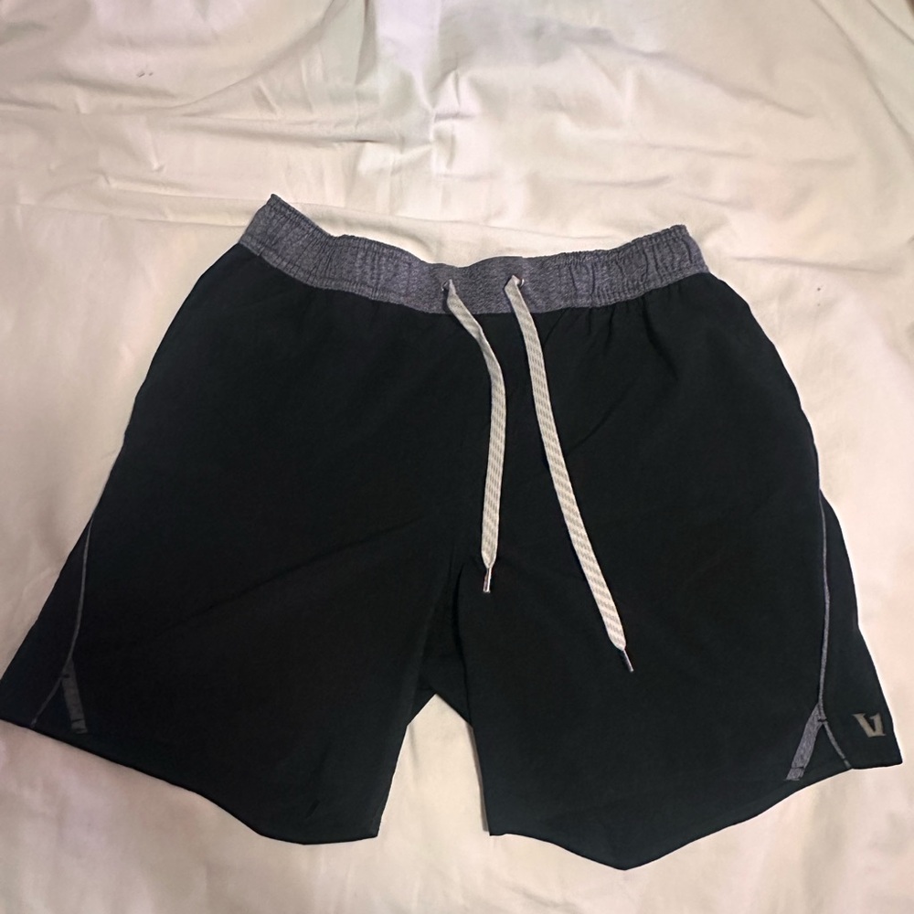 Vuori trail shorts 5in